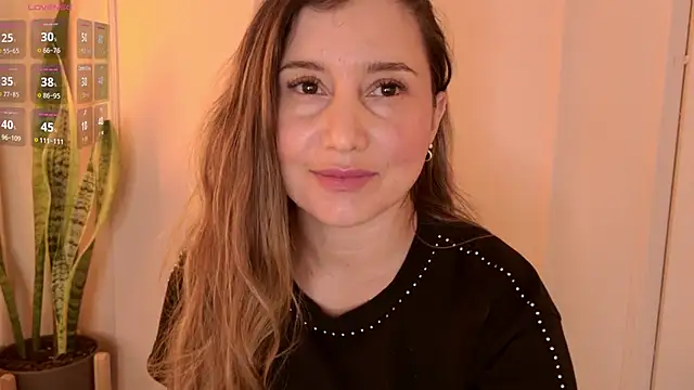 Angela smile online show from May 26, 2026, 9:33 pm