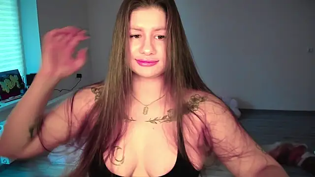 JuicyHelenX online show from April 14, 2026, 4:13 pm