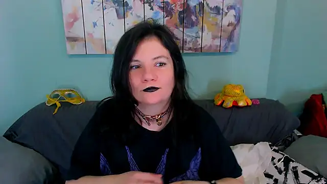 EverlyRays online show from April 24, 2026, 2:47 am