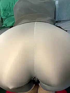 AlisaaRose online show from January 9, 2026, 8:50 am