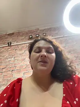 Snapshot of Taisia_W chatting on June 8, 2026, 1:28 am Taisia W online show from June 8, 2026, 1:28 am