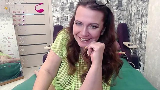 Snapshot of your_space chatting on December 1, 2025, 3:22 am your space online show from December 1, 2025, 3:22 am