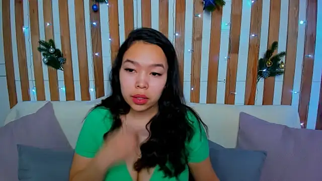 Snapshot of Kris_top_Lee chatting on December 8, 2024, 1:46 am Kris top Lee online show from December 8, 2024, 1:46 am