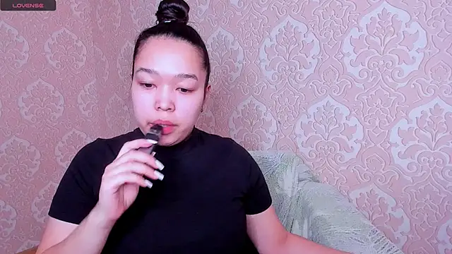 Snapshot of Kris_top_Lee chatting on April 7, 2026, 2:45 am Kris top Lee online show from April 7, 2026, 2:45 am