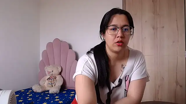 lady hot2xx online show from August 6, 2026, 4:53 pm