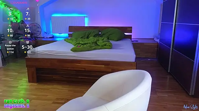 melinastyles online show from February 12, 2025, 6:30 pm