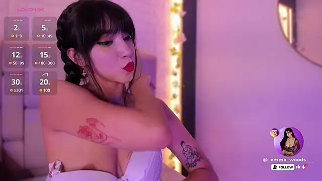 emma woods  online show from December 5, 2024, 6:33 pm