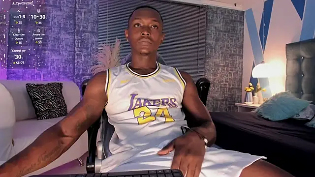 Snapshot of DannSmmith chatting on December 31, 2024, 6:27 am DannSmmith online show from December 31, 2024, 6:27 am