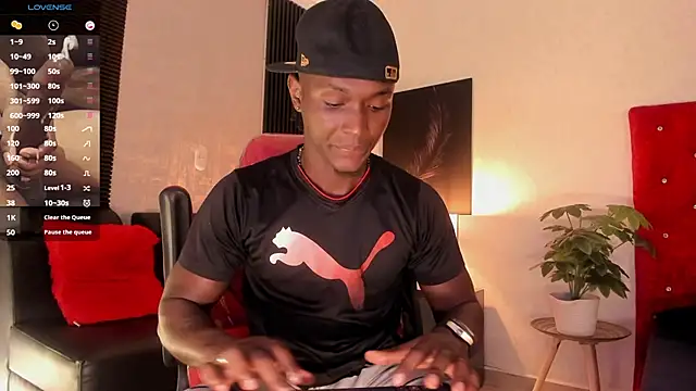 Snapshot of DannSmmith chatting on March 7, 2025, 12:45 pm DannSmmith online show from March 7, 2025, 12:45 pm