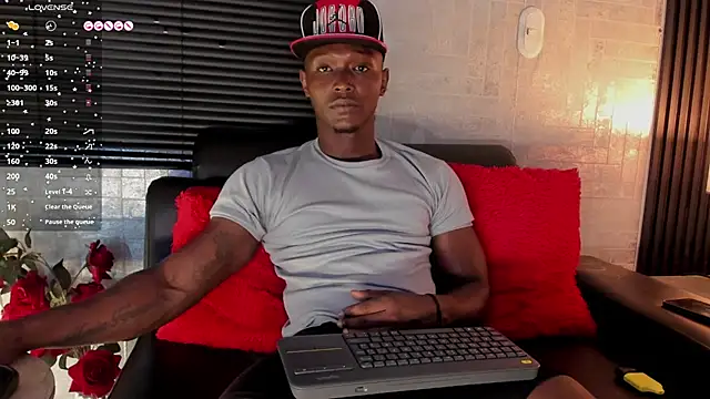 Snapshot of DannSmmith chatting on September 16, 2025, 4:35 am DannSmmith online show from September 16, 2025, 4:35 am