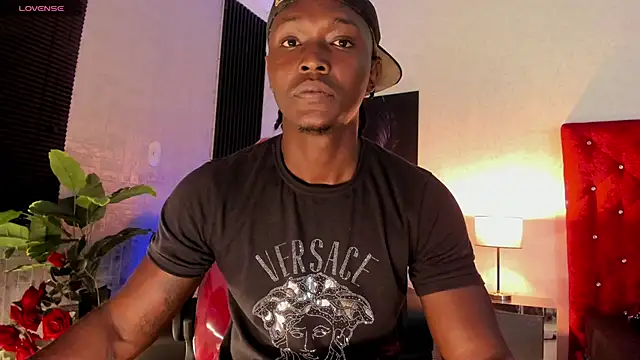 Snapshot of DannSmmith chatting on October 25, 2025, 3:47 am DannSmmith online show from October 25, 2025, 3:47 am