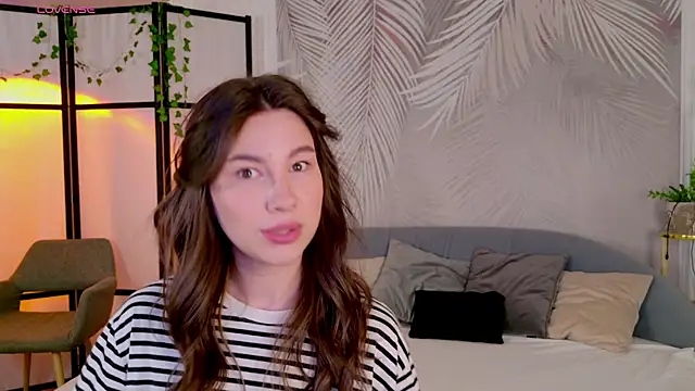 Marie Diaze online show from July 18, 2026, 5:11 am
