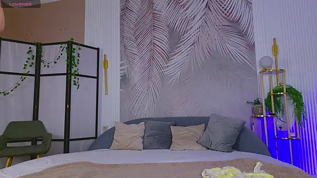 Marie Diaze online show from July 25, 2026, 5:16 am