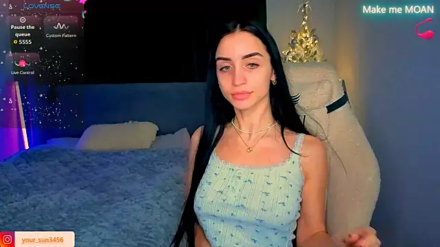 Snapshot of Kemi__Jordan chatting on December 18, 2025, 5:30 pm Kemi Jordan online show from December 18, 2025, 5:30 pm