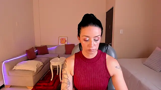 Kristen Garner online show from July 25, 2026, 7:44 pm