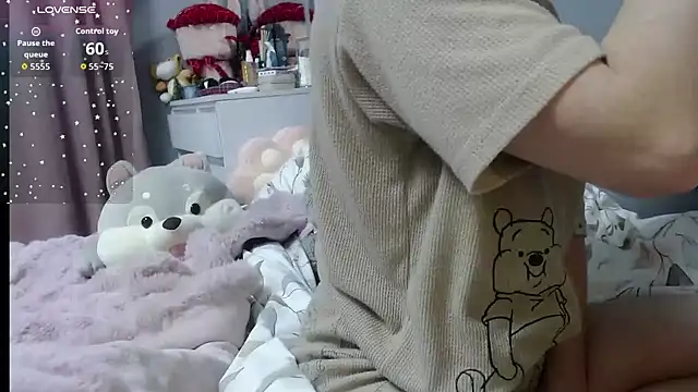 Snapshot of Viktoriiya_bald chatting on February 11, 2026, 1:10 am Viktoriiya bald online show from February 11, 2026, 1:10 am