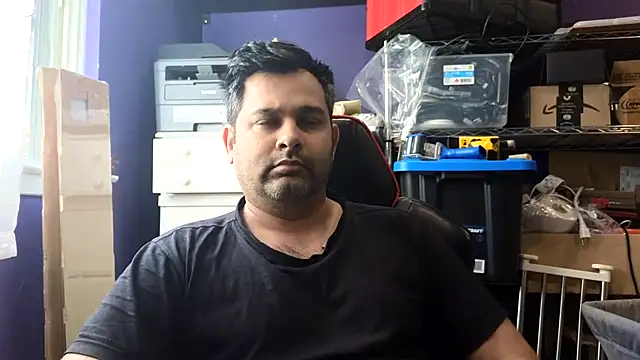 Snapshot of Sakhtlaundaz chatting on May 15, 2026, 1:18 pm Sakhtlaundaz online show from May 15, 2026, 1:18 pm