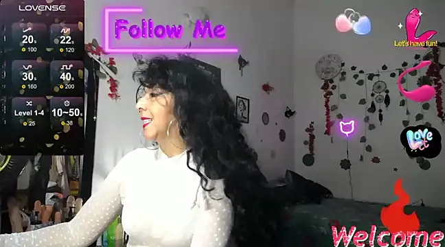 Snapshot of YourWhoreXX chatting on February 7, 2025, 8:44 am YourWhoreXX online show from February 7, 2025, 8:44 am