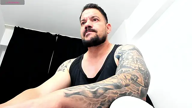 musclemonster31 online show from October 13, 2025, 6:57 am