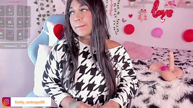 Snapshot of Emily_restrepo chatting on February 18, 2025, 8:05 am Emily restrepo online show from February 18, 2025, 8:05 am