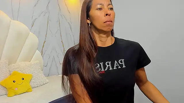 Rosalinda Cortez online show from December 5, 2024, 3:50 pm