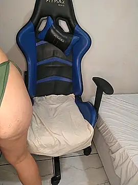 Rafaelayamazaki online show from March 27, 2026, 9:58 pm