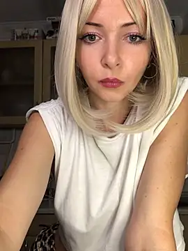 Snapshot of Kristina03 chatting on October 15, 2025, 9:26 pm Kristina03 online show from October 15, 2025, 9:26 pm