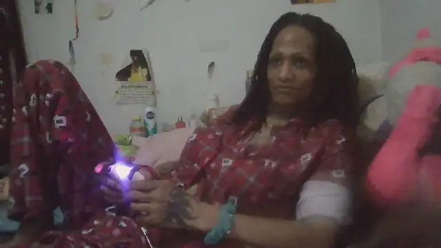 paradisejas online show from May 23, 2026, 6:01 pm