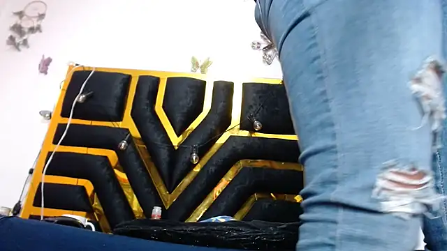 Helennahot online show from February 25, 2025, 6:53 pm