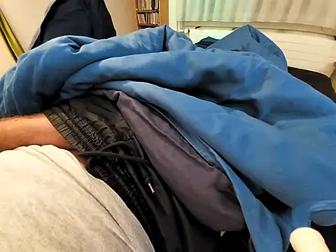 Snapshot of Ettarak chatting on December 25, 2024, 8:50 pm Ettarak online show from December 25, 2024, 8:50 pm