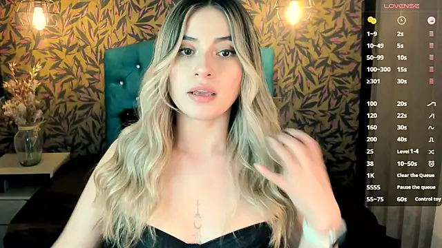 KiaraCarter online show from February 3, 2025, 7:52 pm