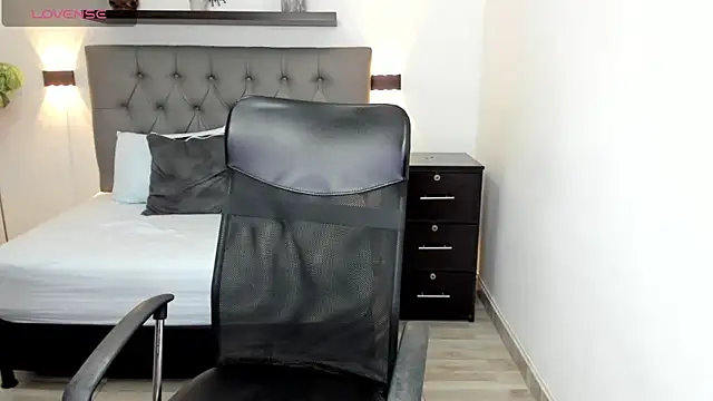 emily villamil online show from December 4, 2024, 7:56 pm