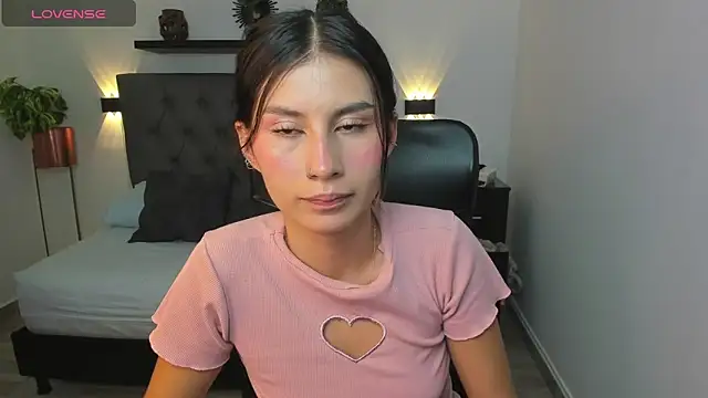 emily villamil online show from December 17, 2024, 7:48 pm