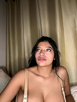 Snapshot of AgathaGeorgiou chatting on October 9, 2025, 10:30 pm AgathaGeorgiou online show from October 9, 2025, 10:30 pm