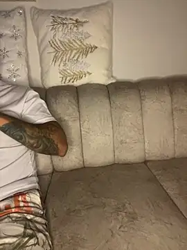 Snapshot of AgathaGeorgiou chatting on October 22, 2025, 10:53 pm AgathaGeorgiou online show from October 22, 2025, 10:53 pm