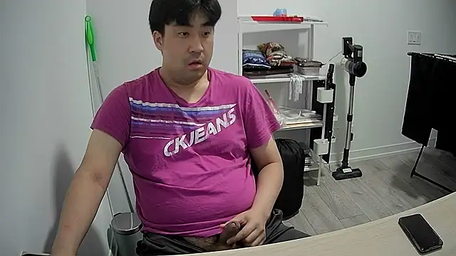Koreanboy171 online show from June 13, 2026, 12:08 am