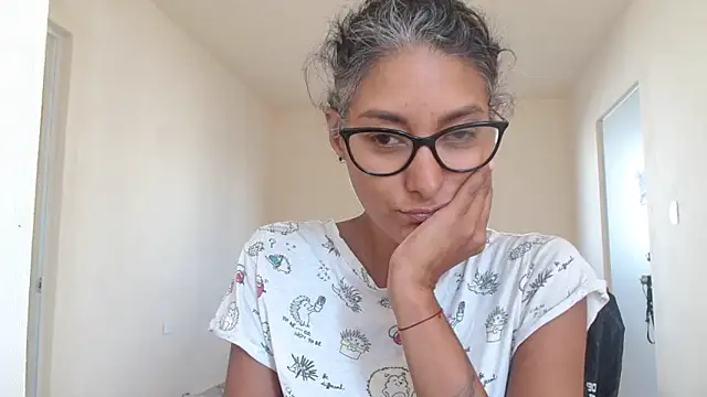 Snapshot of brdot_ chatting on November 9, 2025, 2:26 pm brdot online show from November 9, 2025, 2:26 pm