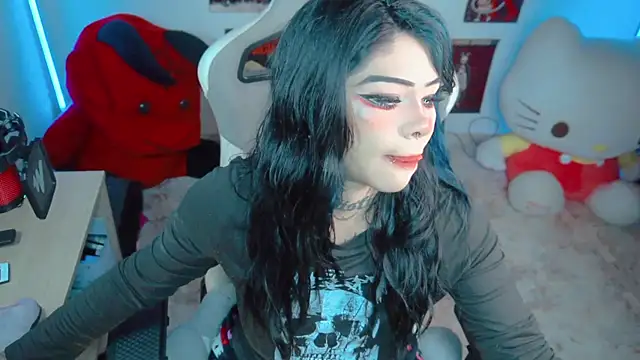 Snapshot of Deadly_Doll chatting on June 12, 2026, 10:41 pm Deadly Doll online show from June 12, 2026, 10:41 pm