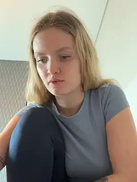 mariemelissah online show from March 18, 2025, 1:09 pm