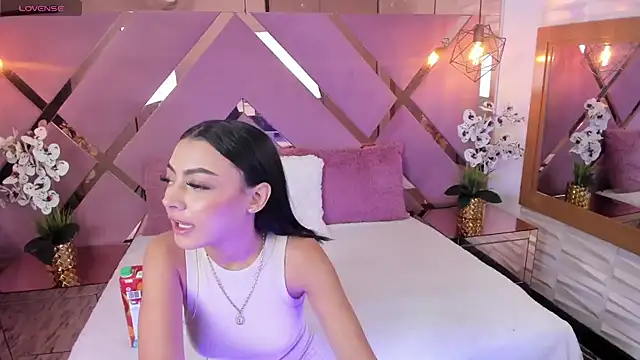 SHANONCLARK online show from February 25, 2025, 7:03 pm