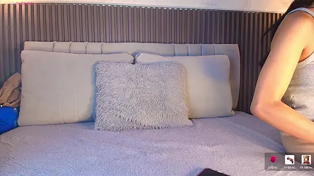 SHANONCLARK online show from February 15, 2026, 11:19 am