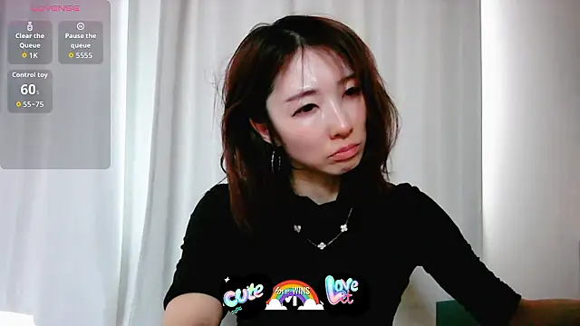 Snapshot of Love_me_Eri_ chatting on May 26, 2026, 7:04 am Love me Eri online show from May 26, 2026, 7:04 am