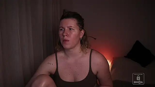 moonamii online show from February 11, 2026, 7:08 pm