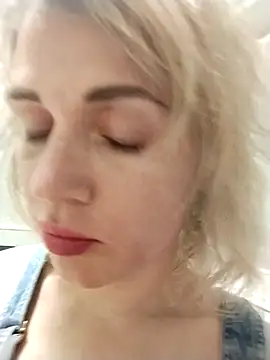 Linda Gregory online show from November 3, 2025, 11:15 pm