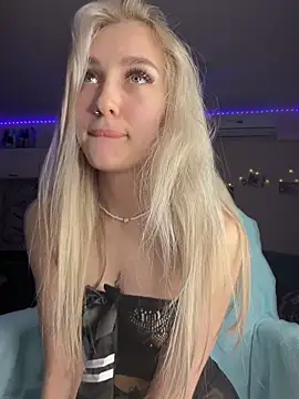 Snapshot of Good__Girl_ chatting on April 25, 2026, 5:10 pm Good Girl online show from April 25, 2026, 5:10 pm