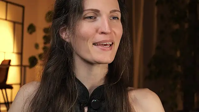 yulladao online show from November 22, 2025, 5:23 pm