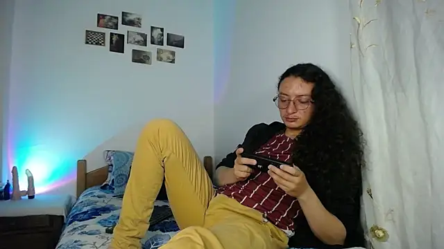 monkeywillwhite online show from March 11, 2026, 2:17 am