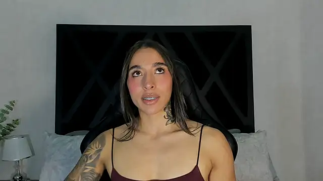 Snapshot of KAYLA_BATISTA chatting on June 14, 2026, 12:08 am KAYLA BATISTA online show from June 14, 2026, 12:08 am