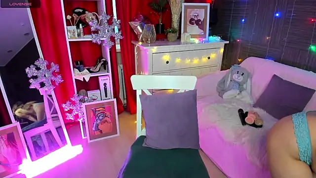 Snapshot of Queen_baby chatting on December 20, 2024, 9:11 am Queen baby online show from December 20, 2024, 9:11 am