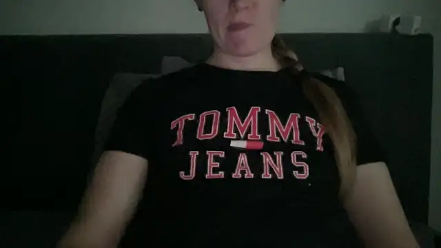 vanessa4you online show from October 25, 2025, 7:49 am